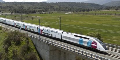 Uno de los trenes de Ouigo en el eje Madrid-Barcelona.