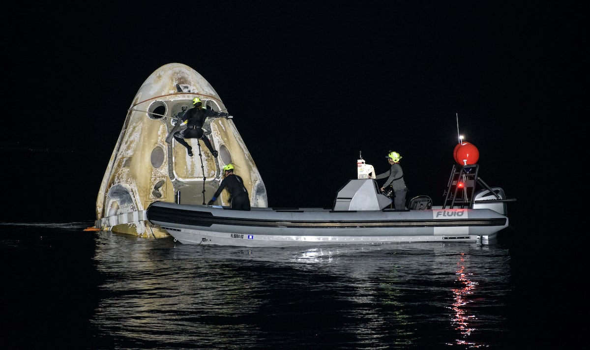 Cuatro astronautas regresan de la estación espacial en una cápsula privada de Space X