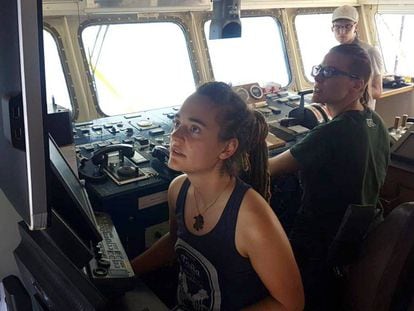 La capitana Carola Rackete, a bordo de la nave 'Sea-Watch 3'.