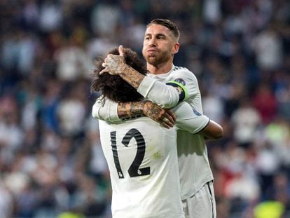 Ramos y Marcelo celebran el gol del brasileño. 