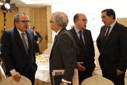 Manuel Polanco, vicepresidente, PRISA, Sebastián Albella, presidente, CNMV, José María Roldán, presidente de la AEB y Ángel Martínez-Aldama, presidente de INVERCO.