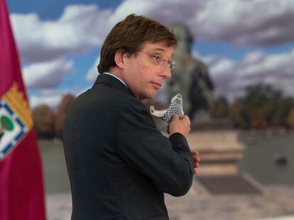 José Luis Martínez-Almeida, durante la rueda de prensa en el Palacio de Cibeles en la que ha presentado la dimisión.