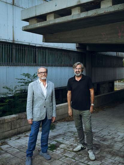 Roberto López, miembro del grupo teatral Tábano, y Pablo Sanz, gestor cultural y encargado de prensa del Club de Música durante cinco años. 