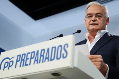 El vicesecretario de Institucional del Partido Popular, Esteban González Pons, ofrece una rueda de prensa en la sede del partido tras la reunión del Comité de Dirección, este lunes en Madrid.