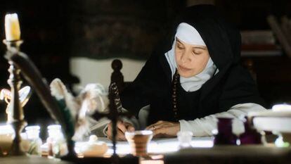 La actriz Arcelia Ram&iacute;rez, como Sor Juana In&eacute;s de la Cruz. 