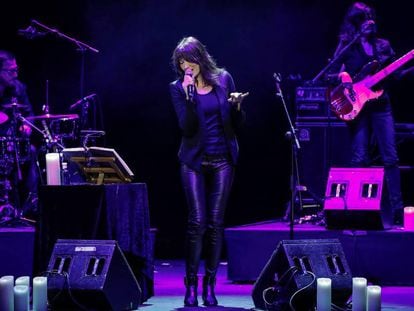 Carla Bruni durante el concierto en el Teatro Nuevo Apolo de Madrid. 