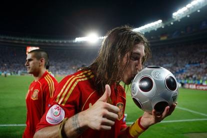 España ganó la Eurocopa de 2008 con el denominado Europass, uno de los primeros balones que no utilizaron las 32 piezas.