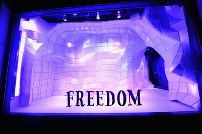 'Freedom', uno de los buenos deseos para las fiestas de 2014 que Barneys desplegó en sus escaparates, junto con 'Love' o 'Health'. |