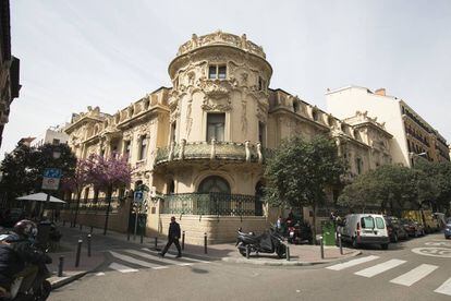 Fachada del palacio de Longoria, sede de la Sociedad General de Autores y Editores (SGAE), en la calle Fernando VI de Madrid.