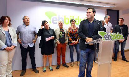 Diputados y senadores de Amaiur en la rueda de prensa de Bilbao.
