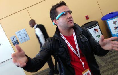 Organizando la cola con Google Glass.
