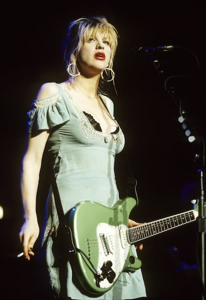 Courtney Love durante un concierto de Hole.