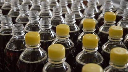 Botellas de refrescos con alto contenido en azúcar