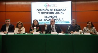 División en Morena por los 12 días continuos de vacaciones: “Eliminarlos  sería una aberración legal” | EL PAÍS México