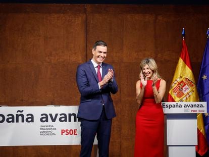 Pedro Sánchez y Yolanda Díaz, el martes en Madrid durante la firma del acuerdo entre el PSOE y Sumar.