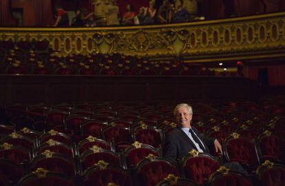 St&eacute;phane Lissner, en el patio de butacas de la &Oacute;pera Nacional de Par&iacute;s.