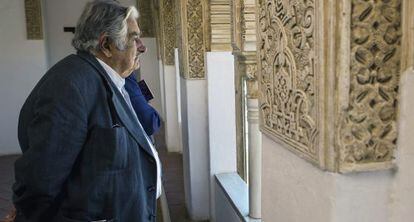El expresidente de Uruguay Jos&eacute; Mujica durante su visita realizada a la Alhambra de Granada.