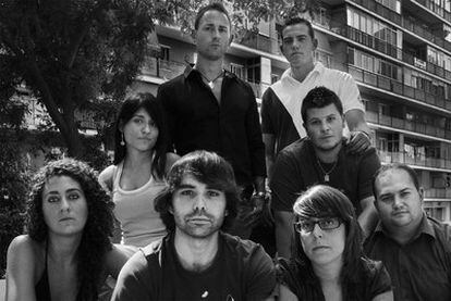 Son amigos del barrio de Hortaleza (Madrid), tienen entre 23 y 27 años. La crisis se ha cruzado en su camino. Cuatro de ellos buscan trabajo.