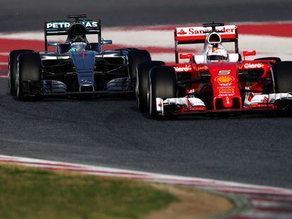 Nico Rosberg y Sebastian Vettel en los entrenamientos de Montmeló.