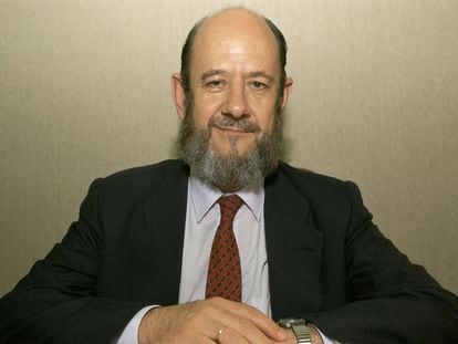 Jose María Gil Robles.