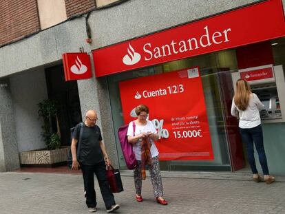 Una sucursal de Banco Santander, en Barcelona.