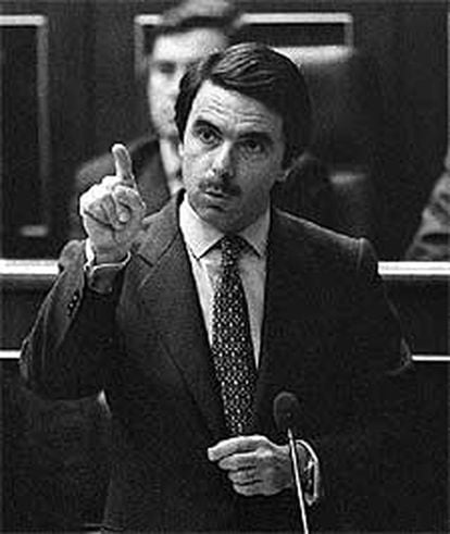 El presidente del Gobierno, José María Aznar, en el Congreso.
/ MIGUEL GENER