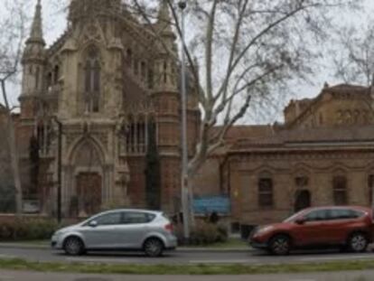 L’aparcament en doble fila desborda la Guàrdia Urbana de Barcelona