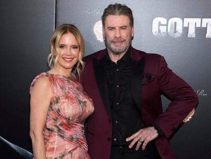 Kelly Preston y John Travolta posan en el estreno de 'Gotti', en junio de 2018.