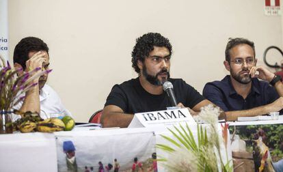 Representantes del Ibama, en la audiencia pública sobre la Vuelta Grande del Xingú: de izquierda a derecha, Ricardo Zoghbi, Frederico Amaral y Hugo Loss.