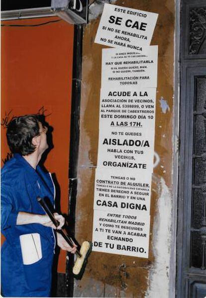 Campaña informativa sobre la rehabilitación del barrio, en 1998.