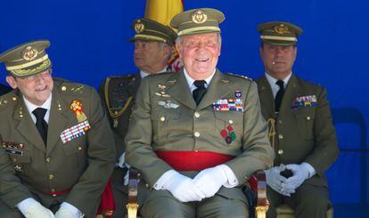 El rey don Juan Carlos presidi&oacute; ayer una parada militar con motivo del 250&ordm; aniversario de la Academia de Artiller&iacute;a.