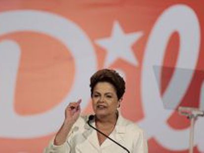 Dilma Rousseff, en una rueda de prensa tras votar en las elecciones de este domingo.