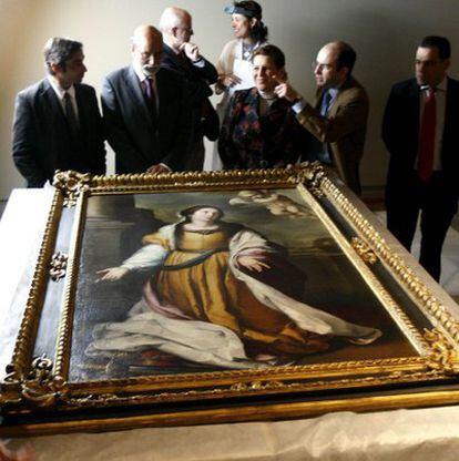 La primera obra de la exposición 'El Joven Murillo' se ha montado en el Museo de Bellas Artes de Sevilla. La obra 'Santa Catalina de Alejandría' ha llegado de un museo de Japón y estará expuesta del 20 de febrero a mayo.