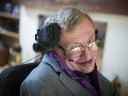 Tras tres años de trabajo, ingenieros de Intel han creado la nueva silla de ruedas conectada con la que Hawking podrá comunicar su genio.