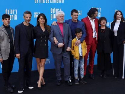 El elenco y el director de 'Dolor y Gloria', el pasado marzo. En vídeo, el tráiler de la película.