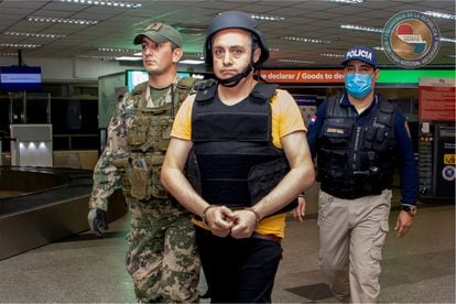 El 'narcopiloto' mexicano Ronier Sánchez es extraditado desde Paraguay a Estados Unidos, el pasado 22 de julio.