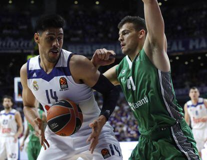 Ayón busca hueco ante Zizic