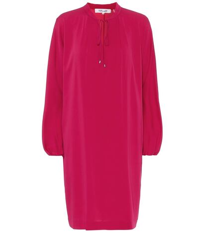 El vestido Jessica de Diane von Furstenberg, tejido con tela de crepé viscosa, se presenta en un llamativo tono magenta para un estilo que será la delicia de todos. Precio: 394 euros