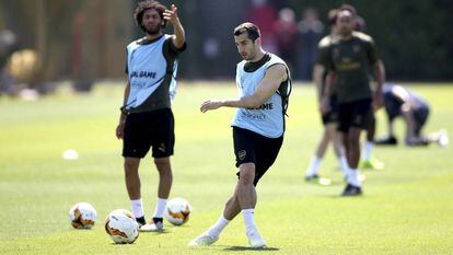 Mkhitaryan, durante un entrenamiento con el Arsenal.