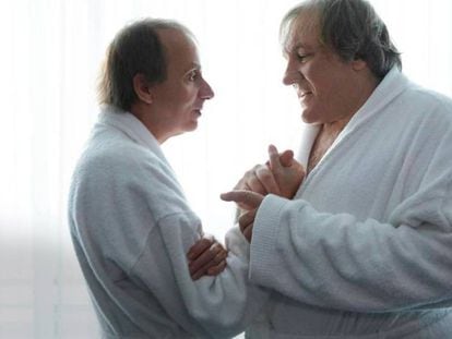 En foto, Michel Houellebecq y Gérard Depardieu, en un fotograma de 'Thalasso'. En vídeo, trailer oficial de 'Thalasso'.