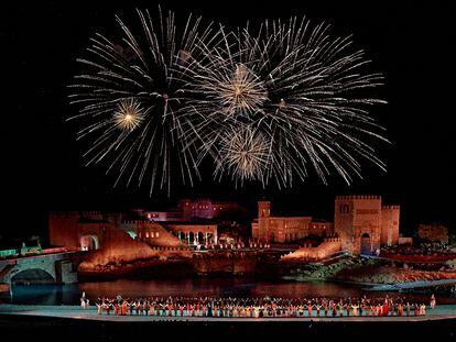 Los espectáculos de luz y sonido nocturnos no son una novedad, sino una seña de identidad. Todo en Puy du Fou España es a lo grande.