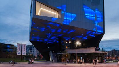 Caixa Forum Zaragoza, una de las creaciones de Pinós.