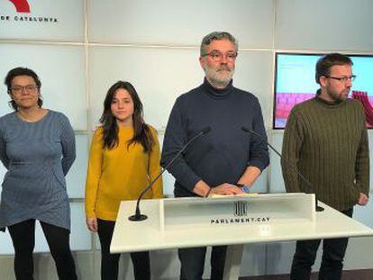 Los anticapitalistas invitan a la Mesa del Parlament a aceptar el voto delegado de Puigdemont y Comin