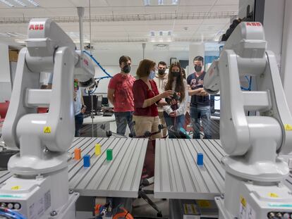 Aula de robótica en la Universidad de Alicante, el pasado mayo.