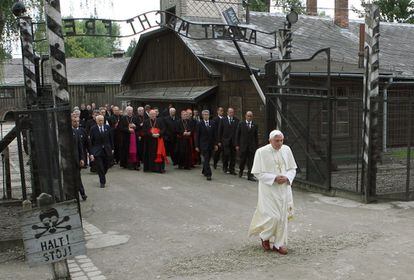 Visita del Papa Benedicto XVI al campo de concentración de Auschwitz el 28 de mayo de 2006, en el transcurso de un viaje a Polonia