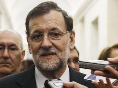 El presidente del Gobierno, Mariano Rajoy, en los pasillos del Congreso.