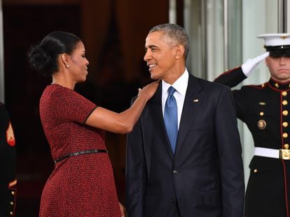 Michelle y Barack Obama, el último día de su presidencia, el 20 de enero de 2017, en Washington.