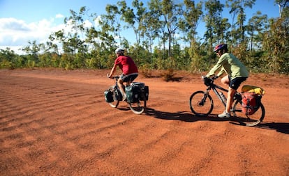 Ciclistas en la península del Cabo York, en Queensland, el punto más al norte de la Australia continental.