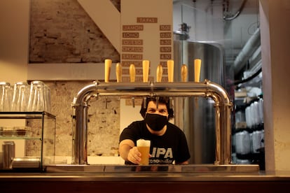 Una caña recién tirada de la cerveza WAP - We are Malasaña en la Fábrica Maravillas.