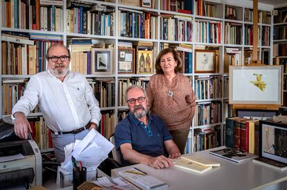 Manuel Borrás, Manuel Ramírez y Silvia Pratdesaba, los editores de Pre-Textos.